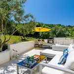 بيت للعطل Four-bedroom In Mali