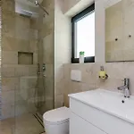 Four-bedroom In Mali * زاتون