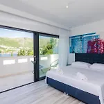 Four-bedroom In Mali بيت للعطل