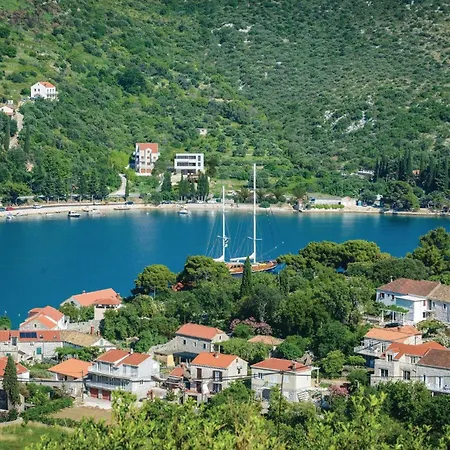 Vakantiehuis Four-bedroom In Mali Zaton (Dubrovnik-Neretva)