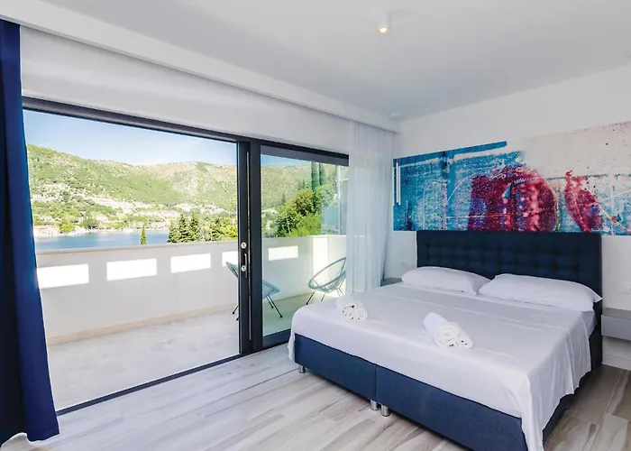 Four-bedroom In Mali 別荘