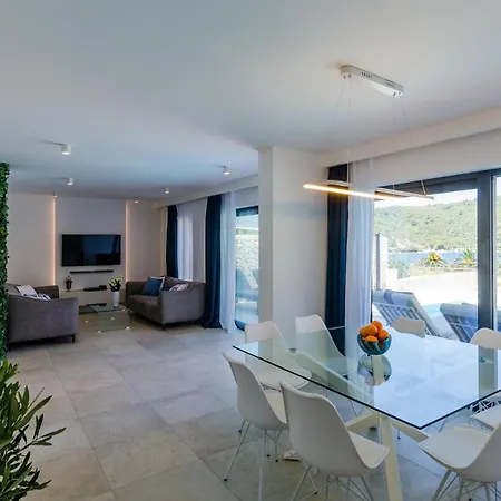 Four-bedroom In Mali Holiday home