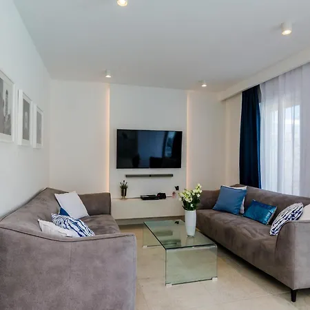 Four-bedroom In Mali Zaton (Dubrovnik-Neretva)