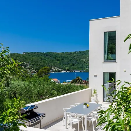 Four-bedroom In Mali *