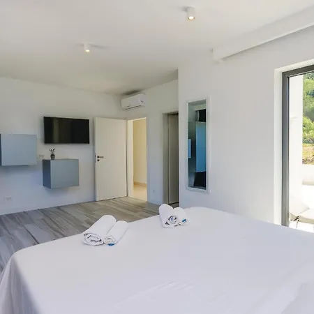 Four-bedroom In Mali * Zaton (Dubrovnik-Neretva)