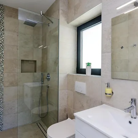Four-bedroom In Mali Holiday home Zaton (Dubrovnik-Neretva)