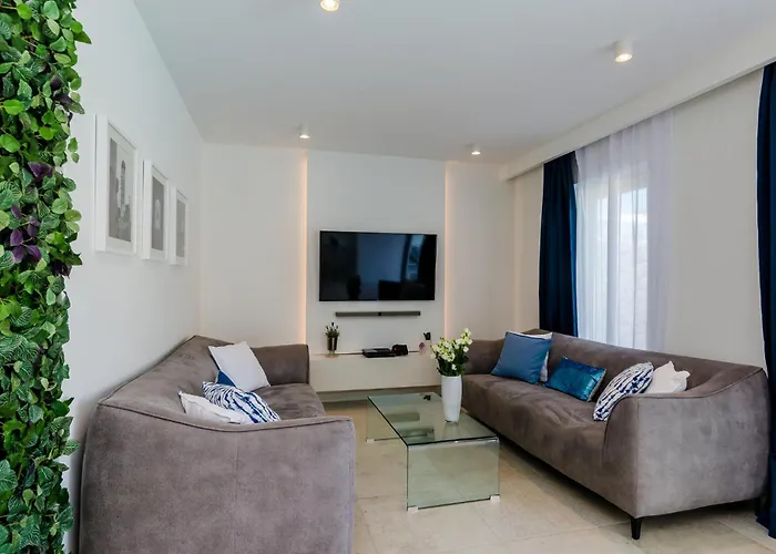 Four-bedroom In Mali Zaton (Dubrovnik-Neretva)