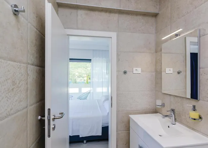 Four-bedroom In Mali Holiday home *