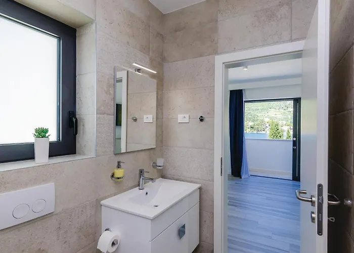 Holiday home Four-bedroom In Mali Zaton (Dubrovnik-Neretva)